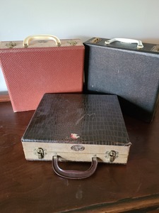 lot 67 image: Set Of 4 Vintage Cases