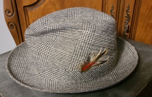 lot 76 image: Vintage Mens Hat