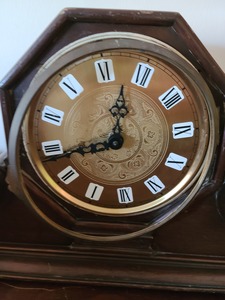 lot 84 image: Ansonia Mantle Clock