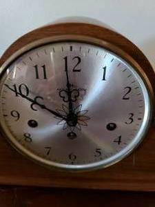 lot 85 image: Hamilton Mantle Clock