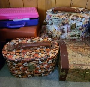 lot 95 image: Lot Of Decorative Storage Containers