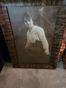 lot 100 image: Antique Photograph And Frame