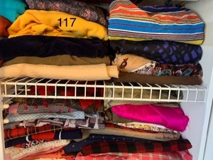 lot 117 image: Lot of Fabric