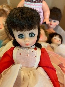 Lot of 8 Vintage Dolls