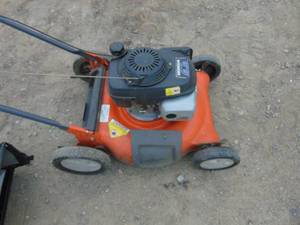 lot 5 image: Husqvarna Push Lawn Mower