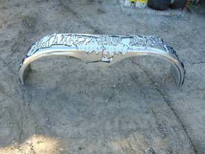 lot 16 image: (2) Trailer Fenders