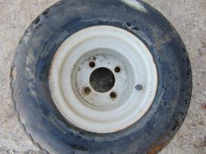 lot 20 image: (2) Trailer Tires