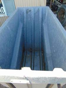 lot 22 image: Garbage Cart on Wheels