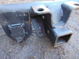 lot 24 image: Vehicle Hitch