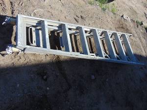 lot 30 image: Aluminum Step Ladder