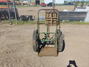 lot 32 image: Vintage Cart