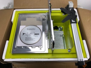 lot 32 image: Ryobi 7 Wet Tabletop Tile Saw 4.8 Amp