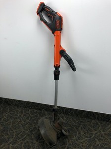 lot 14 image: BlackDecker 12 20-Volt MAX Lithium-Ion Cordless 2-in-1 String Grass TrimmerLawn Edger (Tool Only)