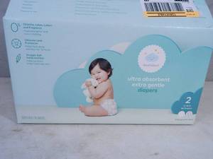 lot 17 image: 96 New Cloud Island Diapers