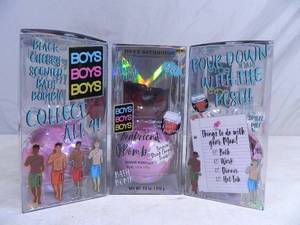 lot 40 image: 3 New Boyfriend Bath Bomb Sets