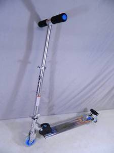 lot 67 image: Razor Scooter