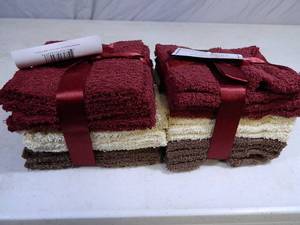 lot 73 image: 24 New Washcloths