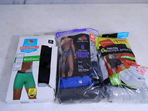 lot 87 image: 14 New Pair of Mens Medium Underwear