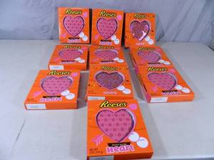 lot 108 image: 10 New Large 5 oz Reese Hearts