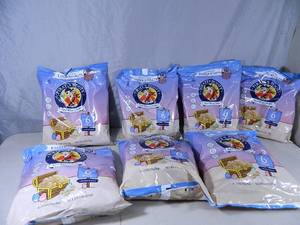 lot 109 image: 7 New Bags of Snack Sized Packs of Pirate Booty Popcorn