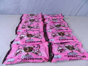 lot 116 image: 10 New Bags of Hershey Lava Cake Kisses