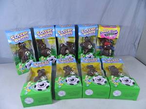 lot 130 image: 9 New Palmer Milk Chocolate Bunnies