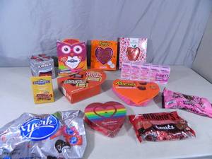 lot 149 image: New Assortment of Candy