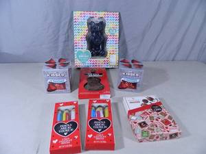lot 174 image: New Huge 1 lb Gummy Bear, Chocolates, and More