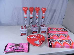 lot 176 image: Hershey Kisses
