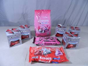 lot 178 image: New Assorted Hersheys Kisses