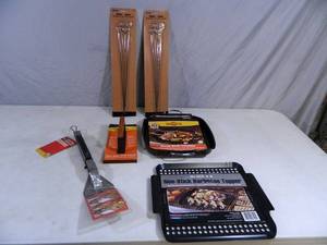 lot 186 image: New Cast Iron Grill Press and New BBQ Items