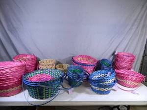 lot 201 image: Large Assortment of Baskets