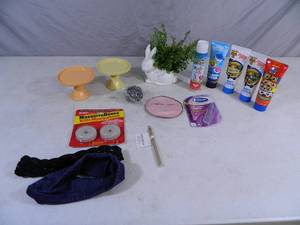 lot 203 image: Personal Products and Decor