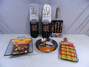 lot 212 image: New BBQ Items