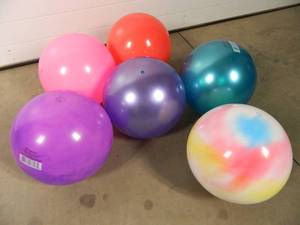 lot 4A image: 6 New Playground Balls