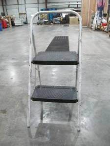 lot 1 image: Stepping Stool