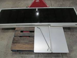 lot 20 image: Trailer Closet
