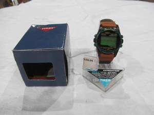 lot 26 image: Wristwatch
