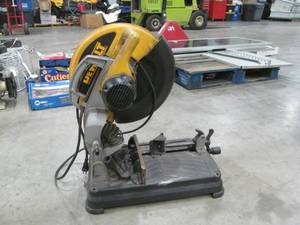lot 28 image: Chop Saw