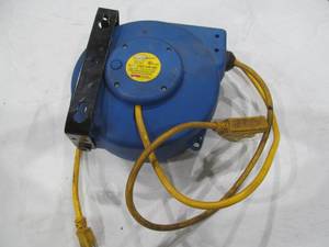 lot 32 image: Cord Reel