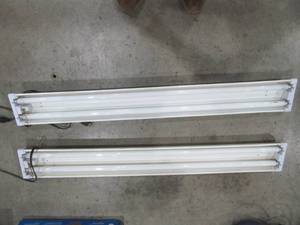 lot 35 image: Work Lights