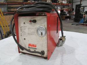 lot 44 image: Battery Charger