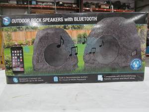 lot 46 image: Outdoor Speakers