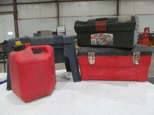 lot 68 image: Garage Accessories