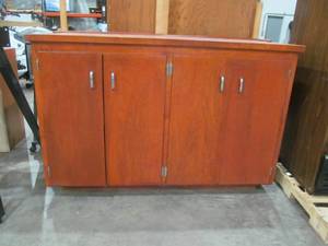 lot 135 image: 2 piece cabinet