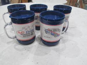 lot 146 image: Coffee mugs