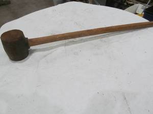 lot 156 image: Maul