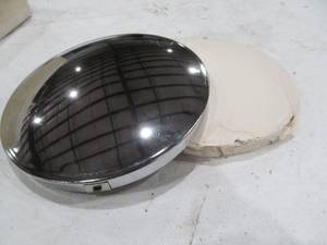 lot 158 image: Trailer Hub Caps