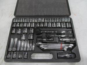 lot 187 image: Tool set