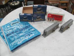 lot 199 image: Outdoor Travel Radio